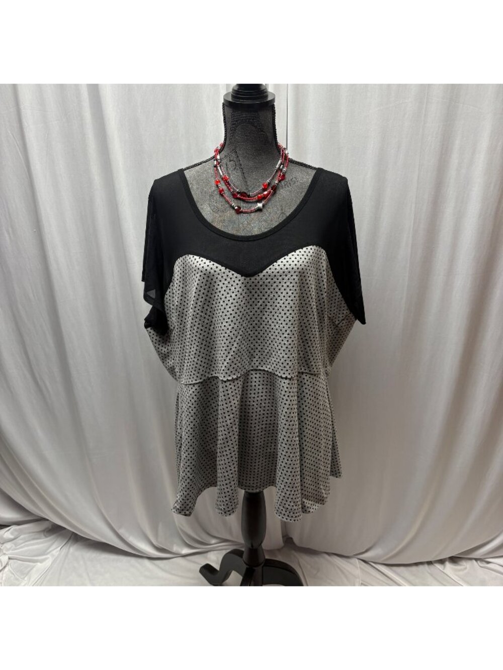 Torrid Black Gray Polka Dot Tiered Peplum Tunic Womens Size 3 22-24 Stretchy Top